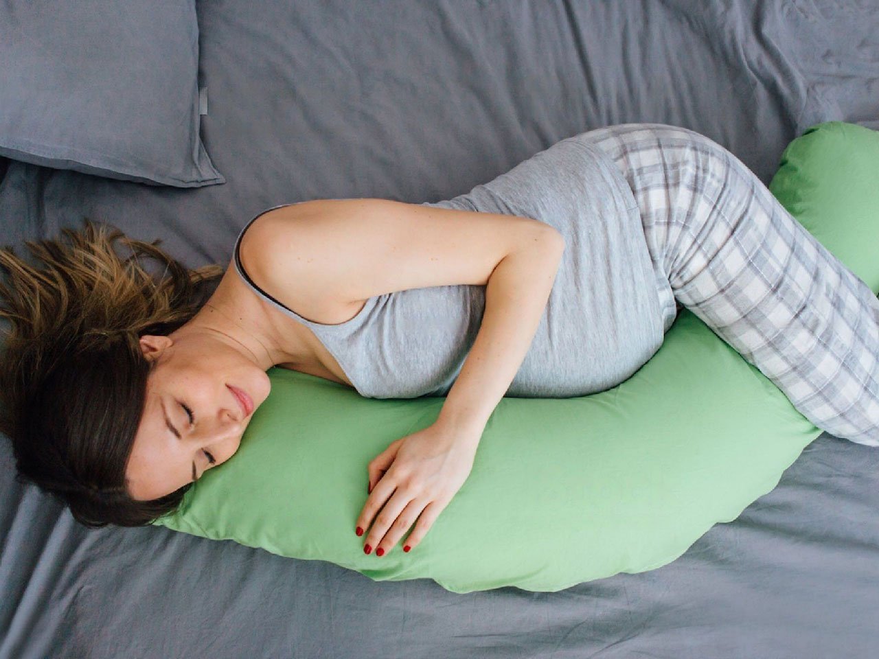 Pregnancy Pillow For More Comfortable Sleep During Childbearing Stage