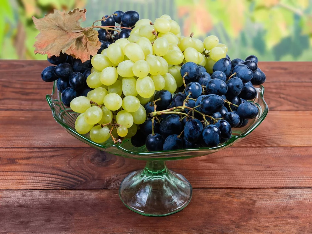 Grapes-fruits-to-avoid-in-pregnancy